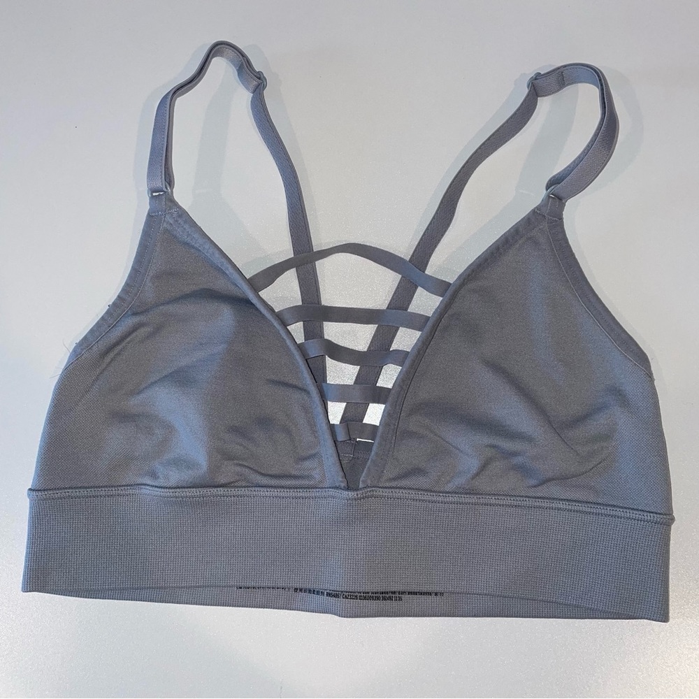 🔥 3 for $15 🔥
Victorias secret sports bra size small